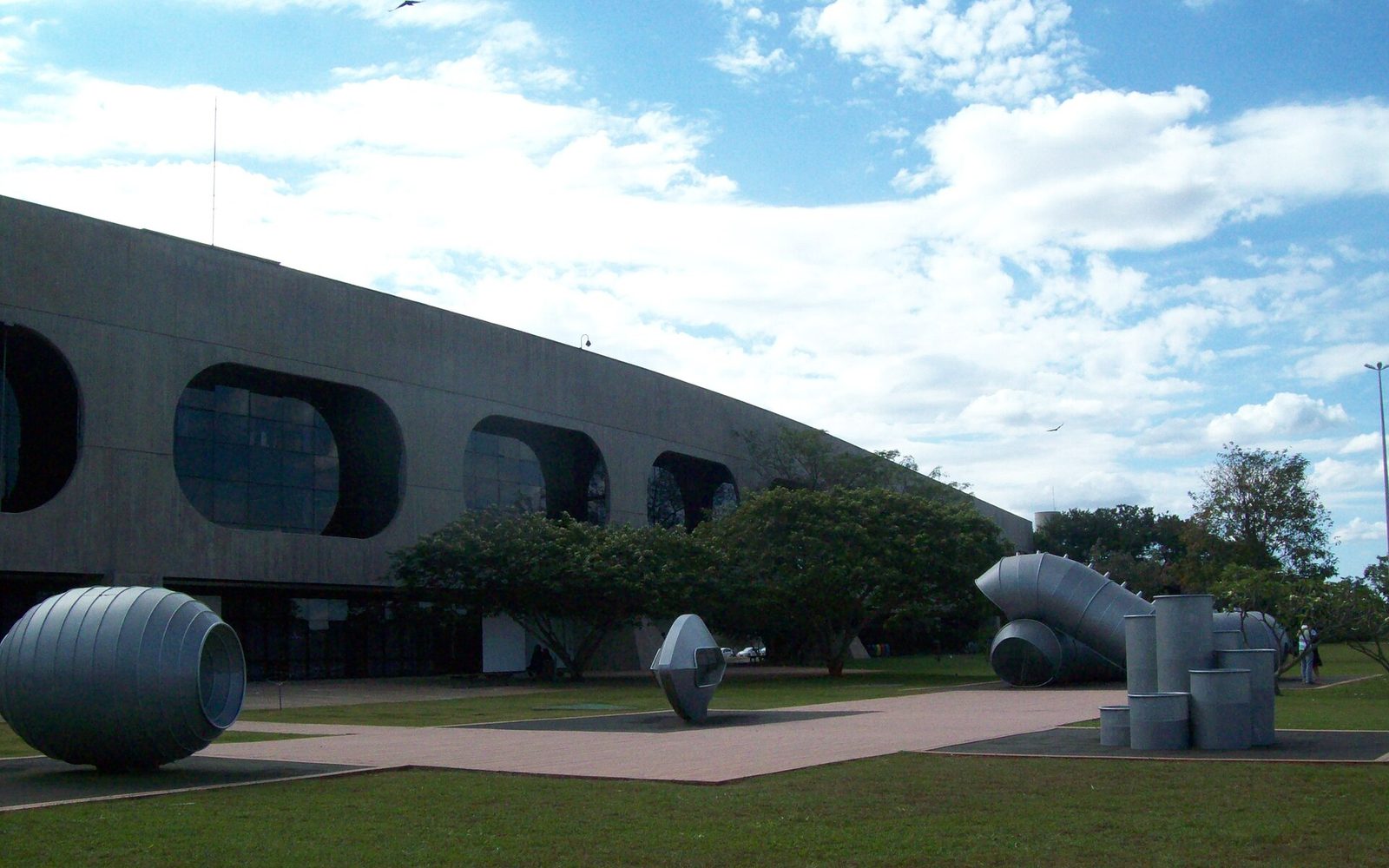 Aniversário de 66 anos de Brasília impulsiona agenda cultural com exposições e festivais em abril